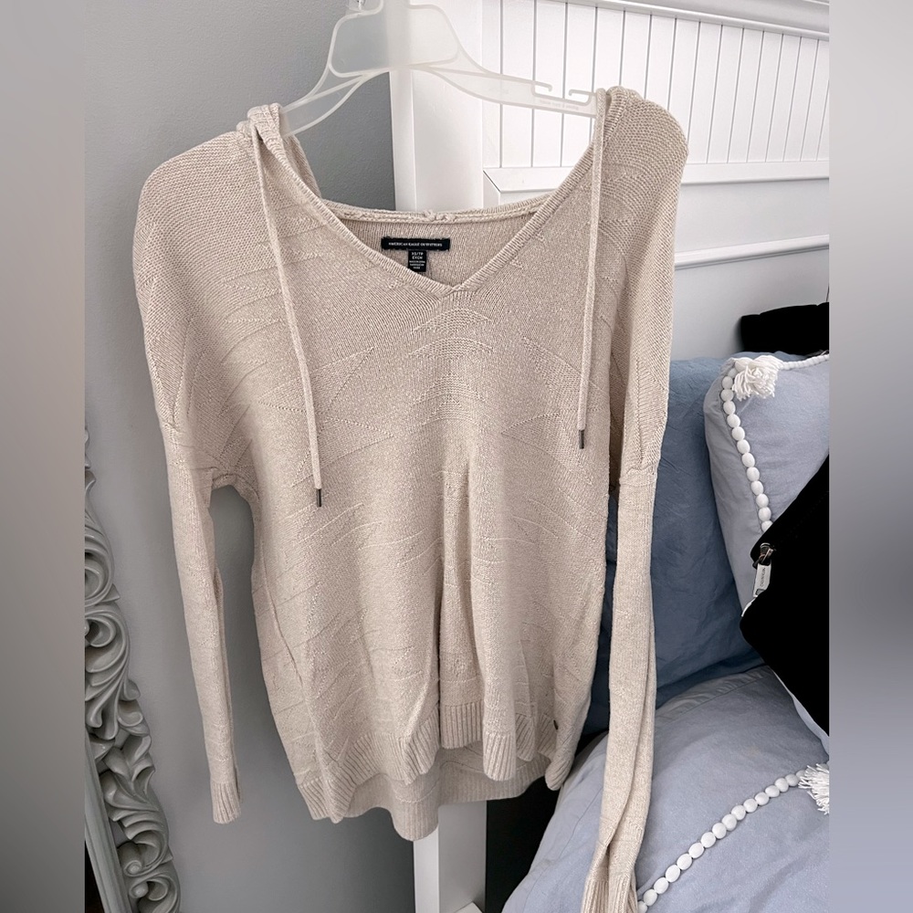 Its creme size Xs from American eagle